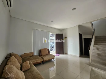 Disewakan rumah murah full furnished 2lantai di Cluster South Mississippi