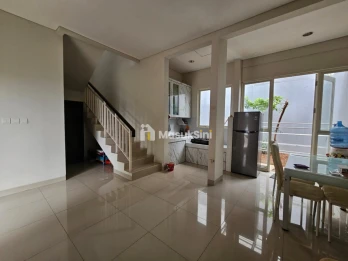 Disewakan rumah murah full furnished 2lantai di Cluster South Mississippi