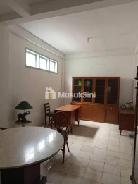 Jual Ruko Tempat Usaha Kosong di Raya Pandegiling Surabaya