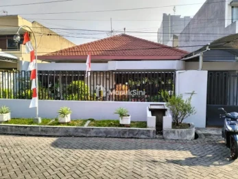 Jual Rumah Lama Sangat Bagus di Manyar Kertoarjo Surabaya