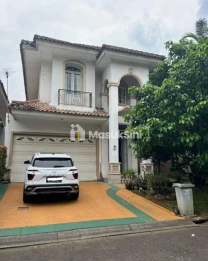 Jual Rumah Luas 2 Lantai di Taman Beverly Golf