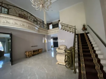 Jual Rumah Mewah Siap Dihuni di Dharmahusada Utara Kota Surabaya