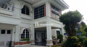 Jual Rumah Mewah Strategis di Komplek Bukit Permai Jakarta Timur