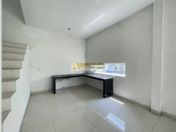 Jual Villa 2,5 Tingkat di Komplek Cemara Kuta Jalan Seminyak