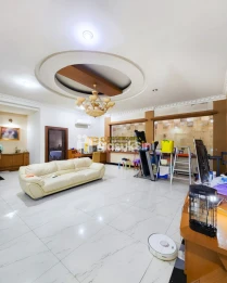 Jual Villa di Komplek Grand Polonia (Row