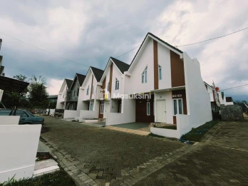 RUMAH 2 LANTAI CANTIK DI KARANGPLOSO,MULAI 532 JUTA