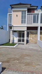 RUMAH 2 LANTAI DEKAT PUSAT KOTA MALANG