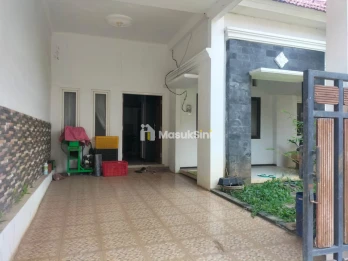RUMAH 2 LANTAI SIAP HUNI LOKASI PERUMAHAN JOYO AGUNG MALANG