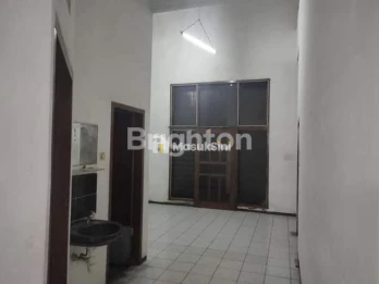 RUMAH 2(DUA) LANTAI DI SURABAYA KOTA