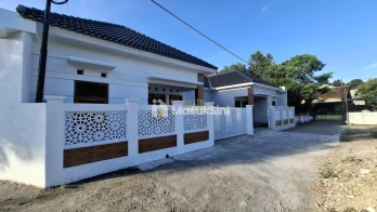 RUMAH BARU, DEKAT JALAN TOL JOGJA SOLO DI KALASAN, SLEMAN