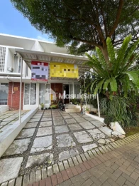 RUMAH MEWAH 2 LANTAI LOKASI THE OZ RESIDENCE