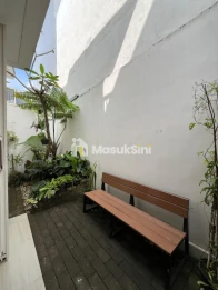 RUMAH MEWAH 2 LANTAI LOKASI THE OZ RESIDENCE