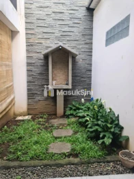 RUMAH MEWAH SIAP HUNI LOKASI DEKAT UNMER