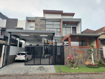RUMAH MEWAH SIAP HUNI LOKASI DI ARAYA GOLF MALANG