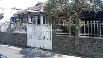 RUMAH MODERN SIAP HUNI LOKASI BARENG KOTA MALANG