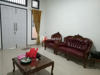 RUMAH TINGGAL, TERAWAT, SIAP HUNI