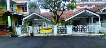 Rumah 2 Kamar Tidur 2 Kamar Mandi Dengan Carport di Cijambe Bandung