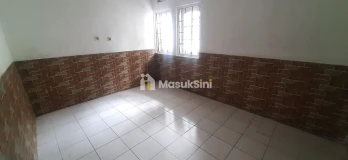 Rumah 2 Kamar Tidur 2 Kamar Mandi Dengan Carport di Cijambe Bandung