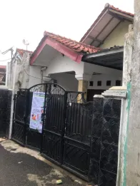 Rumah 2 lantai bangunan kokoh lenteng agung