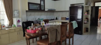 Rumah Utk Villa Home Stay atau Guest House di Jl. Kolonel Masturi  Cimahi