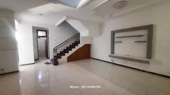 Rumah Dharmahusada Regency Surabaya Dekat Galaxy Mall