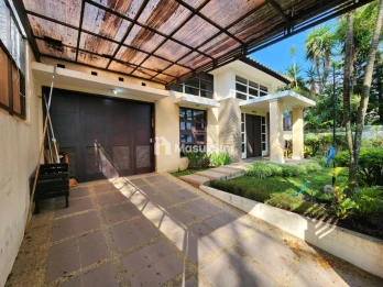 Rumah Tinggal Full Furnish di Araya, Malang