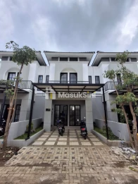 Rumah desain modern minimalis berada di daerah strategis Kota Malang