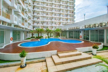 SENTUL TOWER APARTEMENT LT.3 VIEW POOL