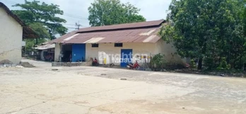 Sebidang Tanah Datar Dikawasan Industri, Umum.
