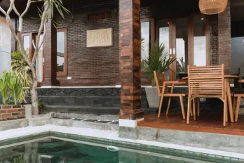 Sewa Tahunan Villa Tropis 2 Kamar Pemandangan