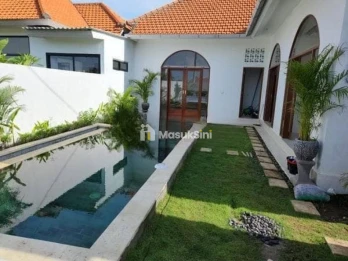 Sewa Villa Full Furnished Hadap Selatan 2 Kamar Pantai Seseh Badung