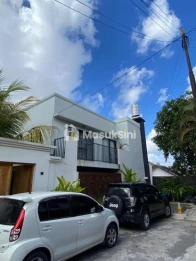 Sewa Villa Semi Furnished Area Perumahan 2 Lantai 2 Kamar Canggu