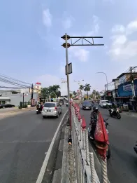 Tanah & bangunan komersil di jalan utama kramat jati