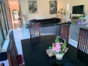 Villa Asri 1 Lantai – Pool & Garden