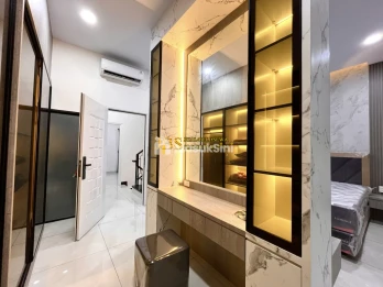 Villa Lux Furnished Dijual di Komplek Opera House Jalan Suluh - Pancing