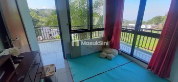 Villa Modern  View Gunung Manglayang dan Kota Bandung Di Cilengkrang