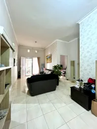 RUMAH SECOND MODERN DEKAT DENGAN KAMPUS TERNAMA - HARGA 4,45M