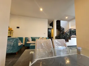 Rumah Modern 2 Lantai Full Furnished di Jantung Kota Gatsu