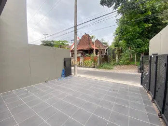RUMAH SIAP HUNI MODERN DI NGAGLIK SLEMAN, DESIGN MENARIK!