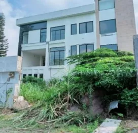 Dijual Rumah Mewah 3 Lantai & Paviliun di Graha Metropolitan, Deli Serdang