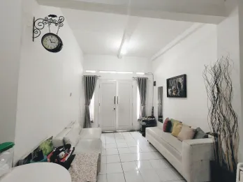 Rumah 2 Lantai Strategis di Antapani – Harga Terjangkau!