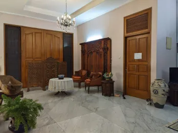 Rumah hook turun harga di kebayoran baru jakarta selatan