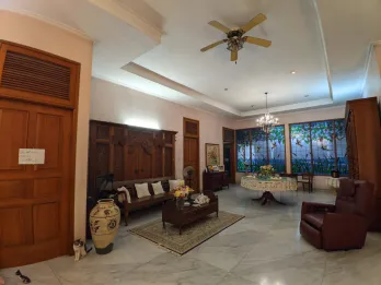 Rumah hook turun harga di kebayoran baru jakarta selatan