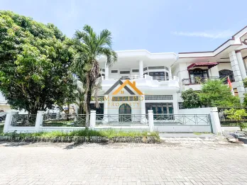 Dijual Rumah Hook 2 Tingkat Baru Renov Komplek