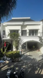 DIJUAL RUMAH SECOND MEWAH MODEL AMERICA CLASSIC