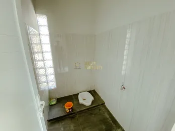 RUMAH EKSKLUSIF MODERN LOKASI PREMIUM HANYA BEBERAPA MENIT KE FASILITAS UM