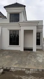 RUMAH MEWAH DESAIN ALA SULTAN LOKASI KEPANJEN MALANG - HARGA 399 JUTA