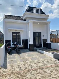 RUMAH MURAH DESAIN AMERICAN STYLE LOKASI KOTA MALANG - HARGA MULAI 500 JUT