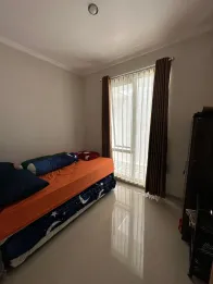 RUMAH SECOND MINIMALIS DI TASIKMADU -HARGA 900 JUTA