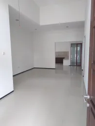 RUMAH SECOND MINIMALIS LOKASI SAWOJAJAR - HARGA 1M